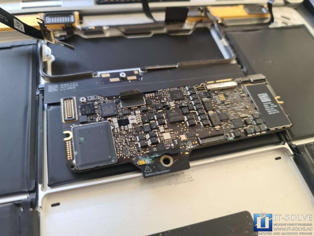 2020 macbook air anakart değişimi