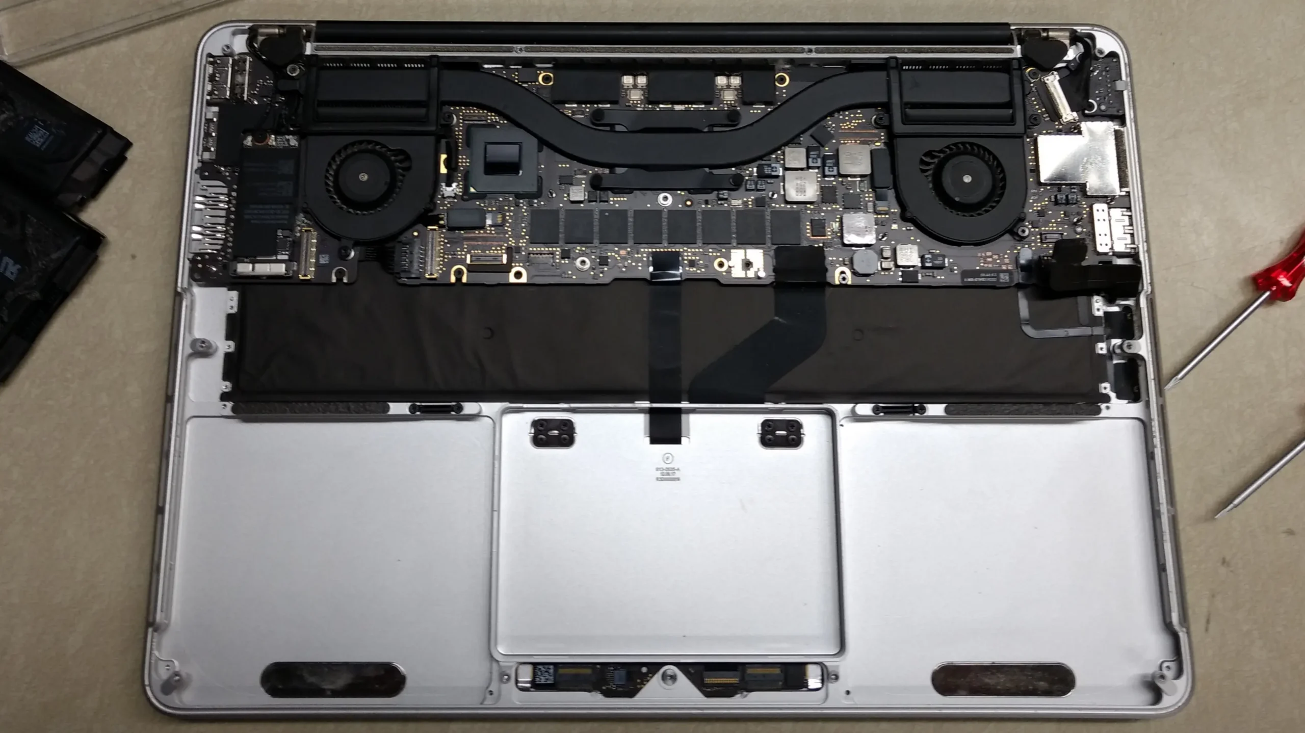 MacBook Donanım Onarımları