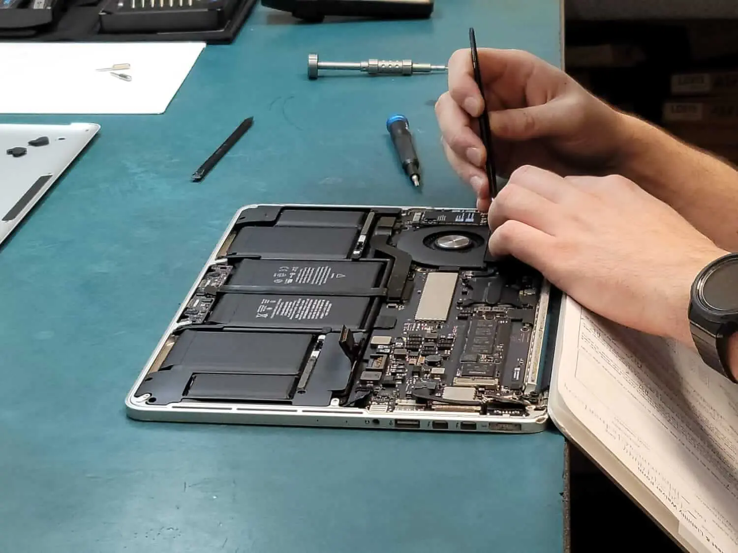 MacBook Anakart Tamiri