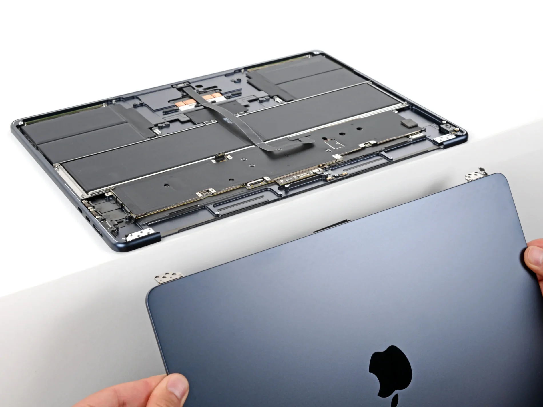 MacBook Ekran Değişimi