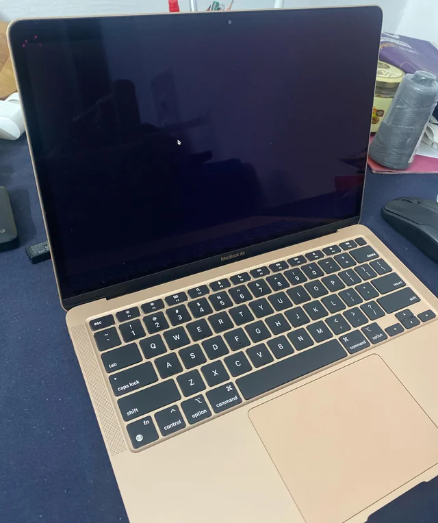 MacBook Siyah Ekran Teknik İnceleme