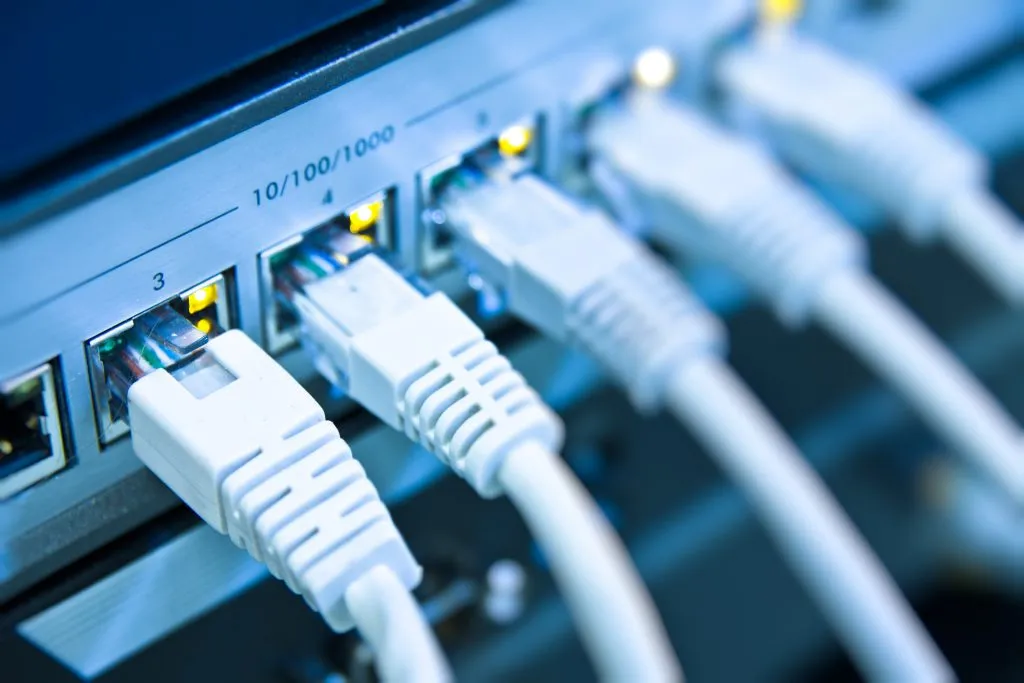 Kurumsal network bağlantıları ve sunucu kablolama altyapısı